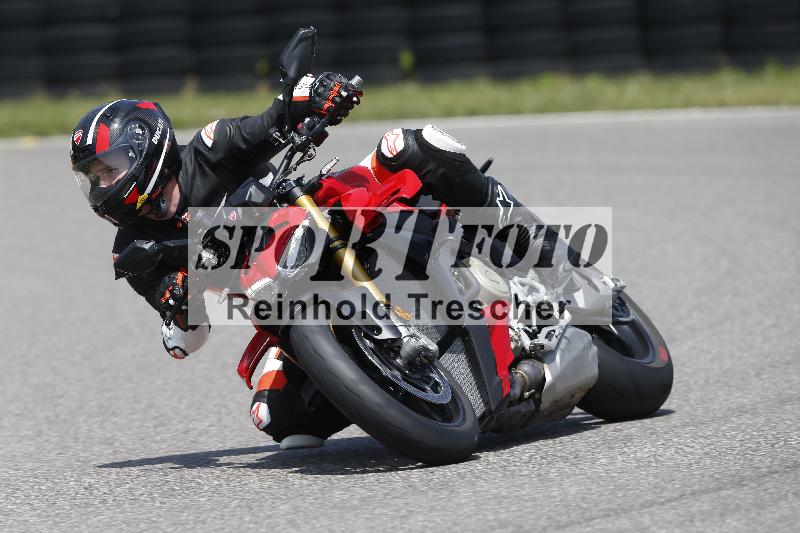/27 12.06.2025 Ducati Schweiz Trackday Warmup  ADR/gelb-jeaune/ohne
